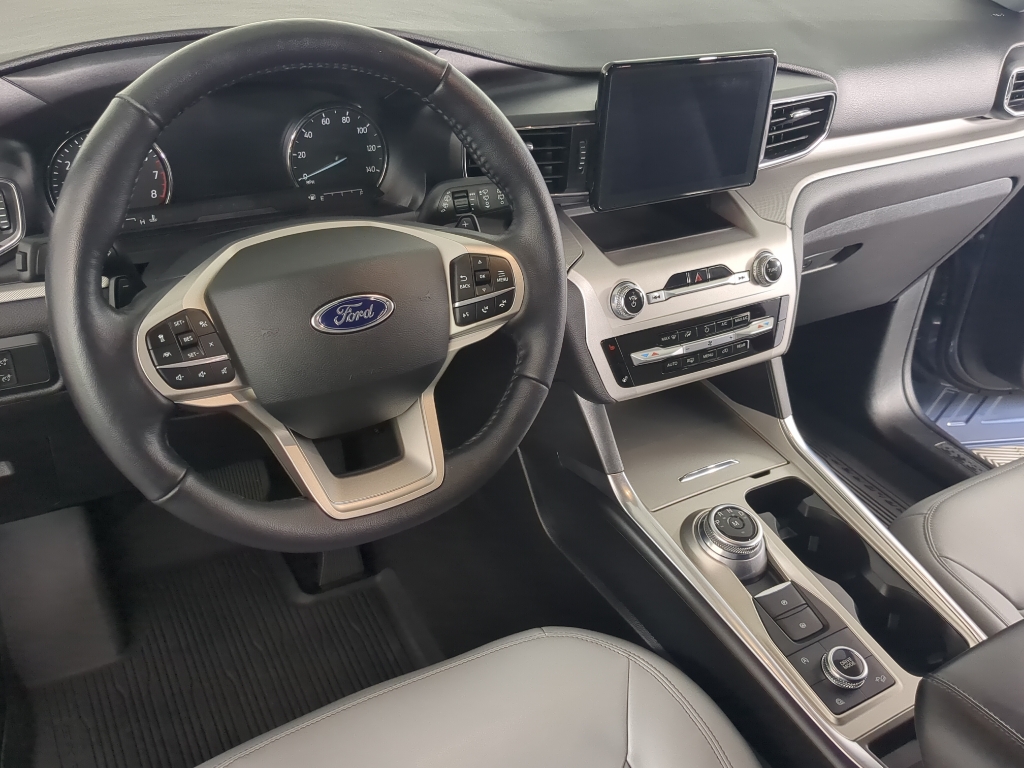 2021 Ford Explorer XLT photo 15