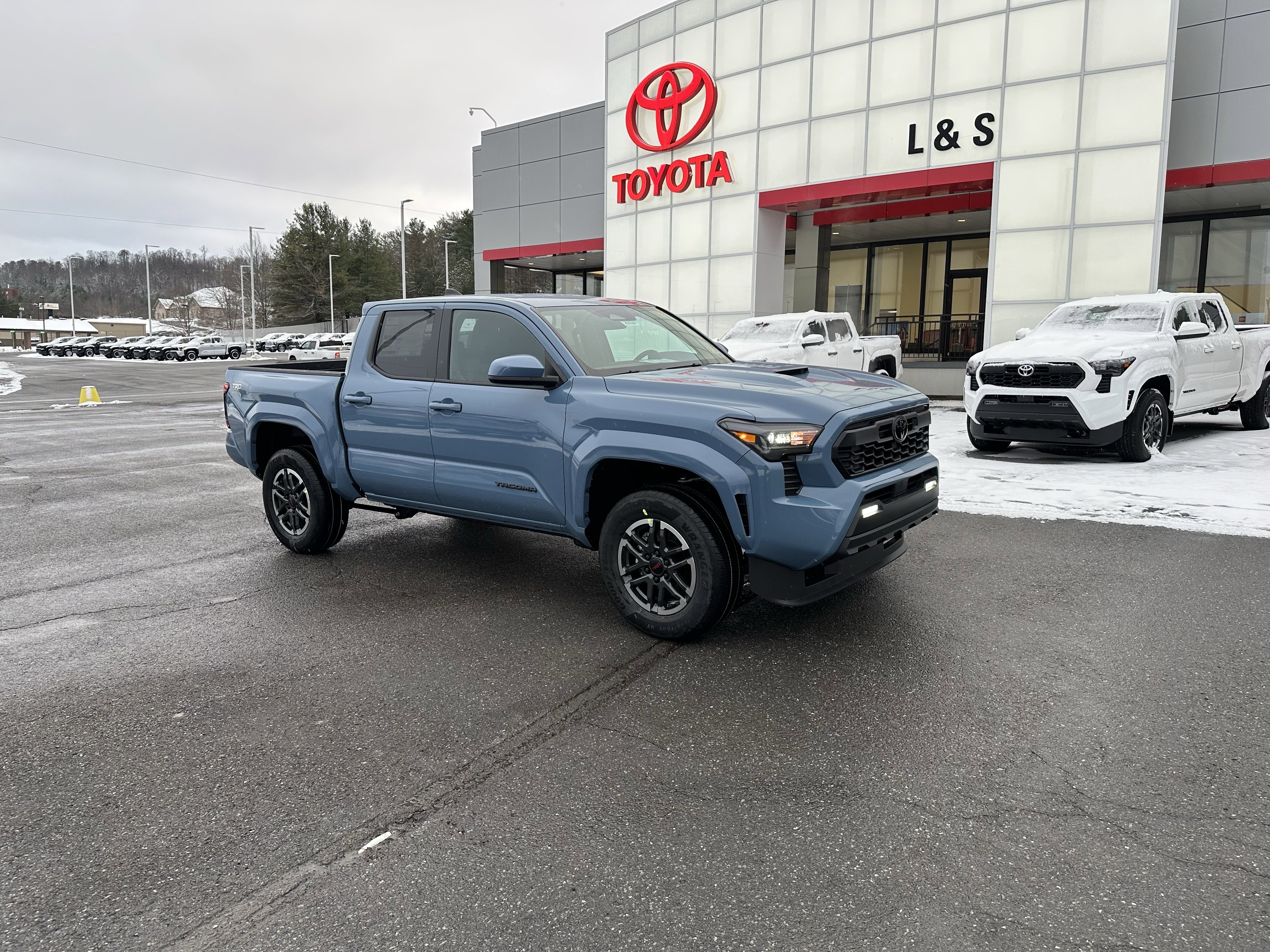 2026 Toyota Tacoma TRD Sport's photo