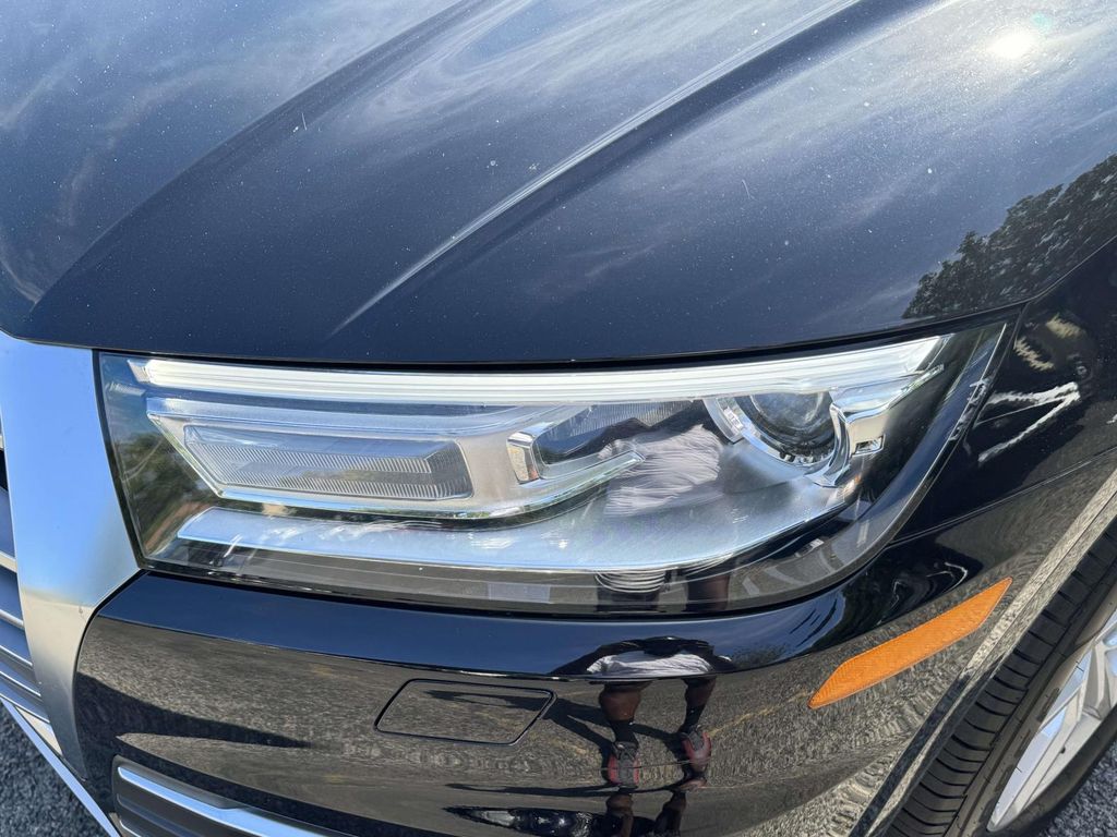 2020 Audi Q5 45 Premium photo 4