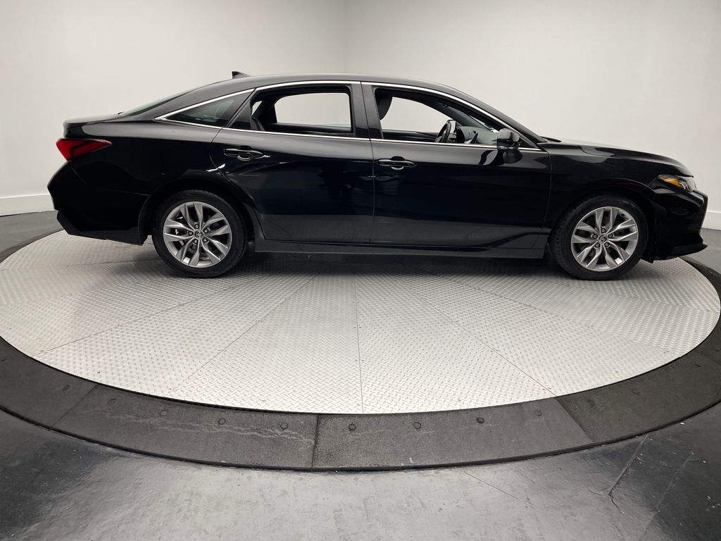 2022 Toyota Avalon XLE photo 4