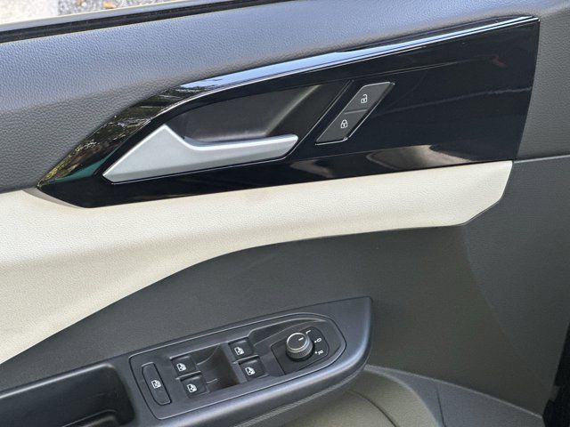 2025 Volkswagen Taos S photo 4