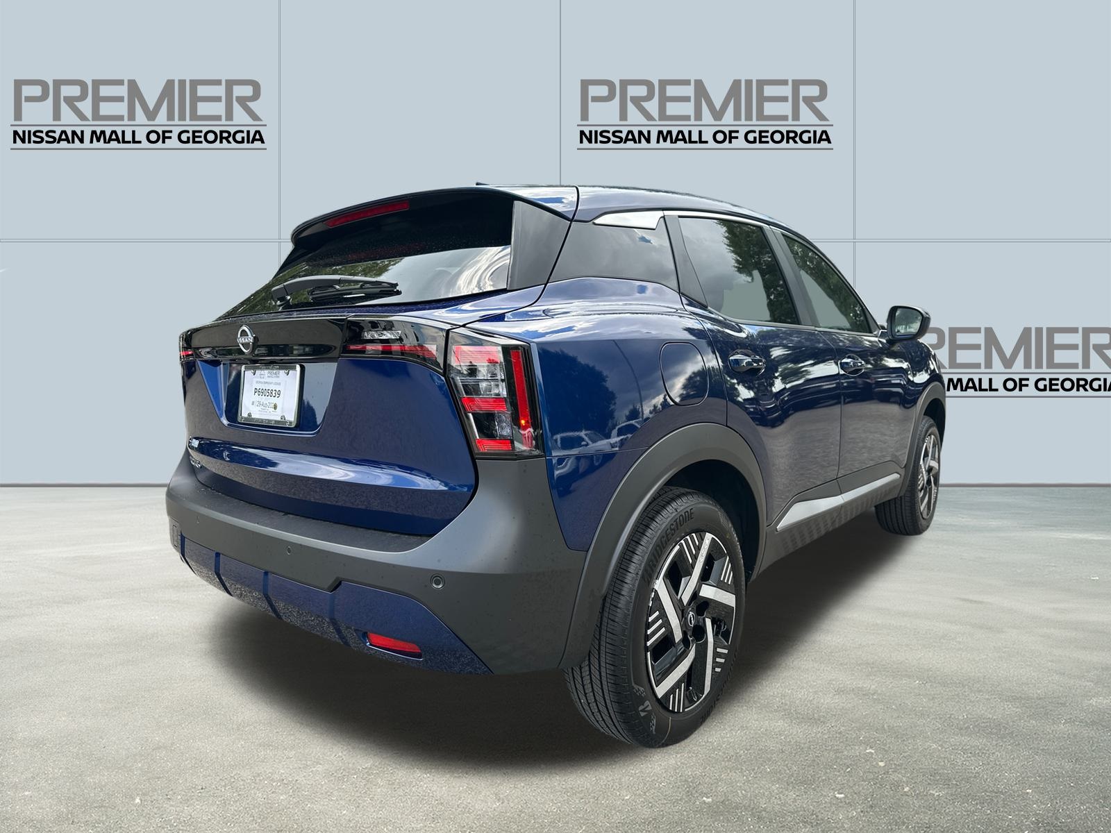 2025 Nissan Kicks SV photo 5