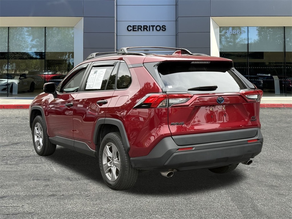 2023 Toyota RAV4 Hybrid XLE photo 7