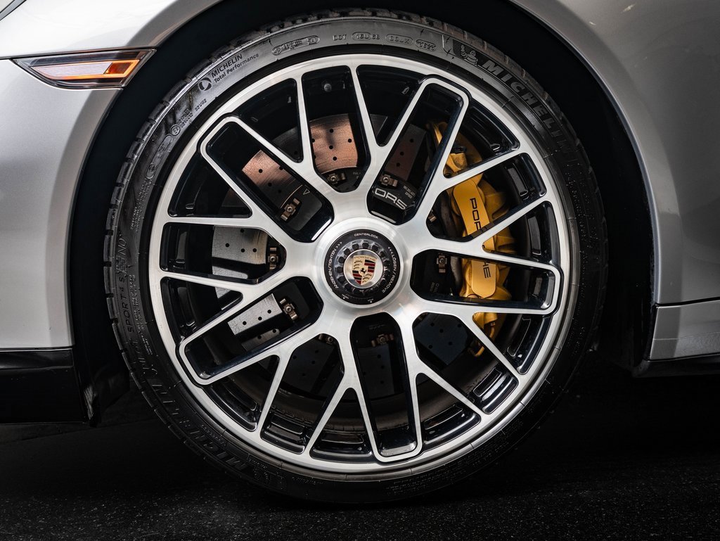 2016 Porsche 911 Turbo S photo 12