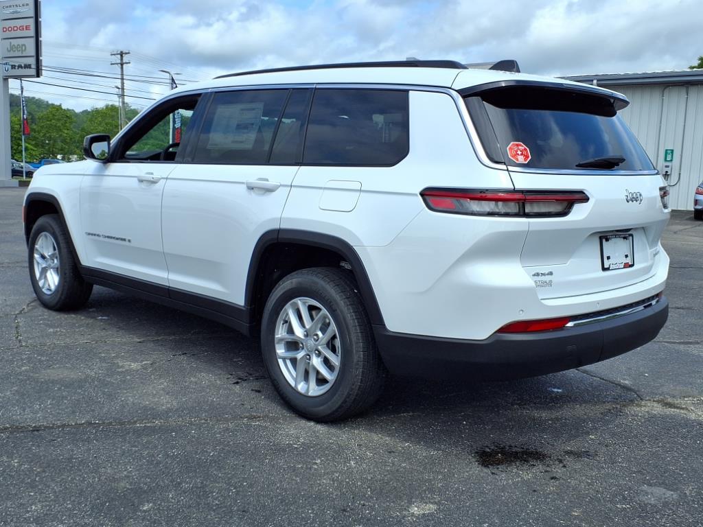 2025 Jeep Grand Cherokee Laredo X photo 3