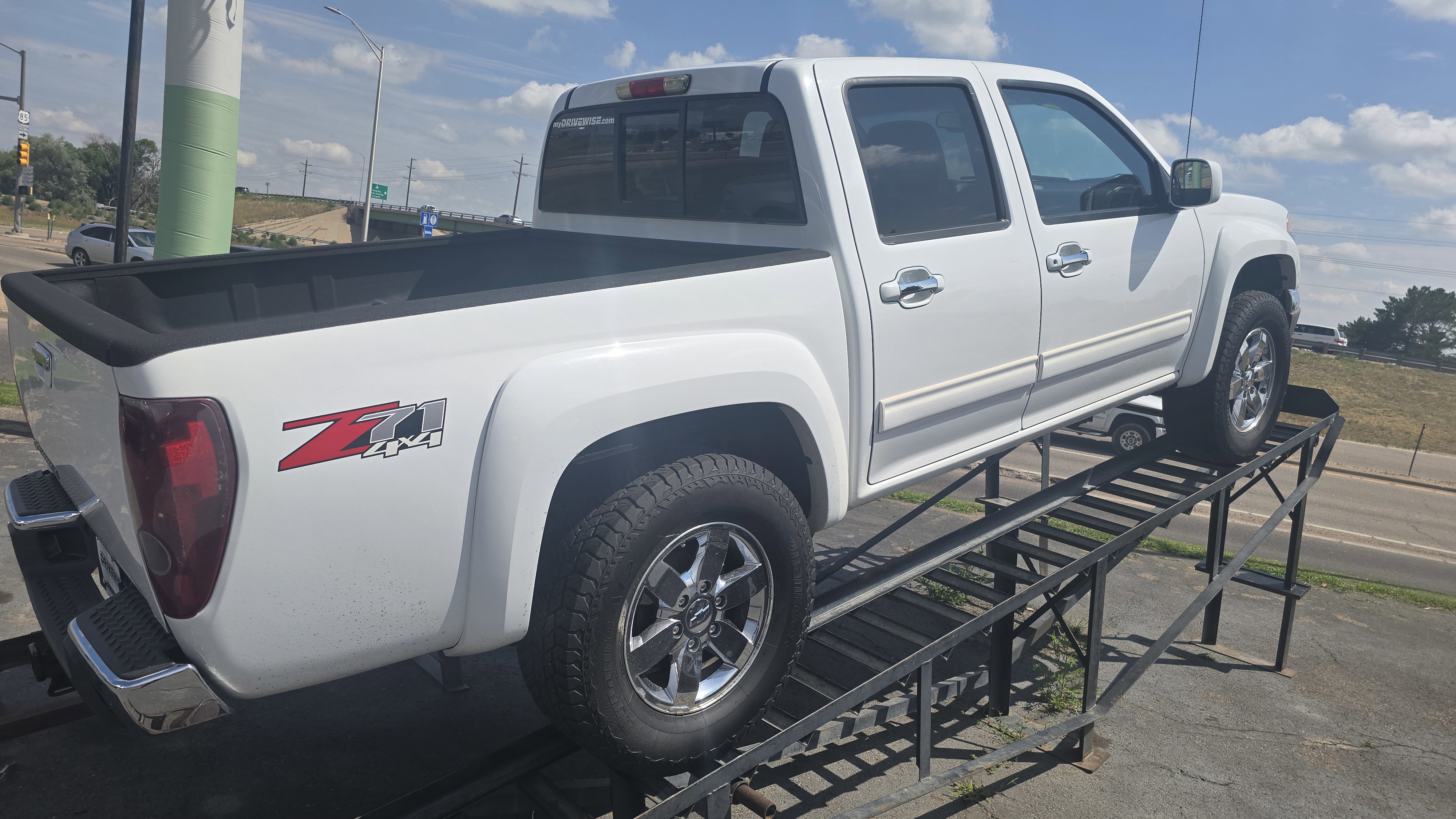2012 Chevrolet Colorado photo 3