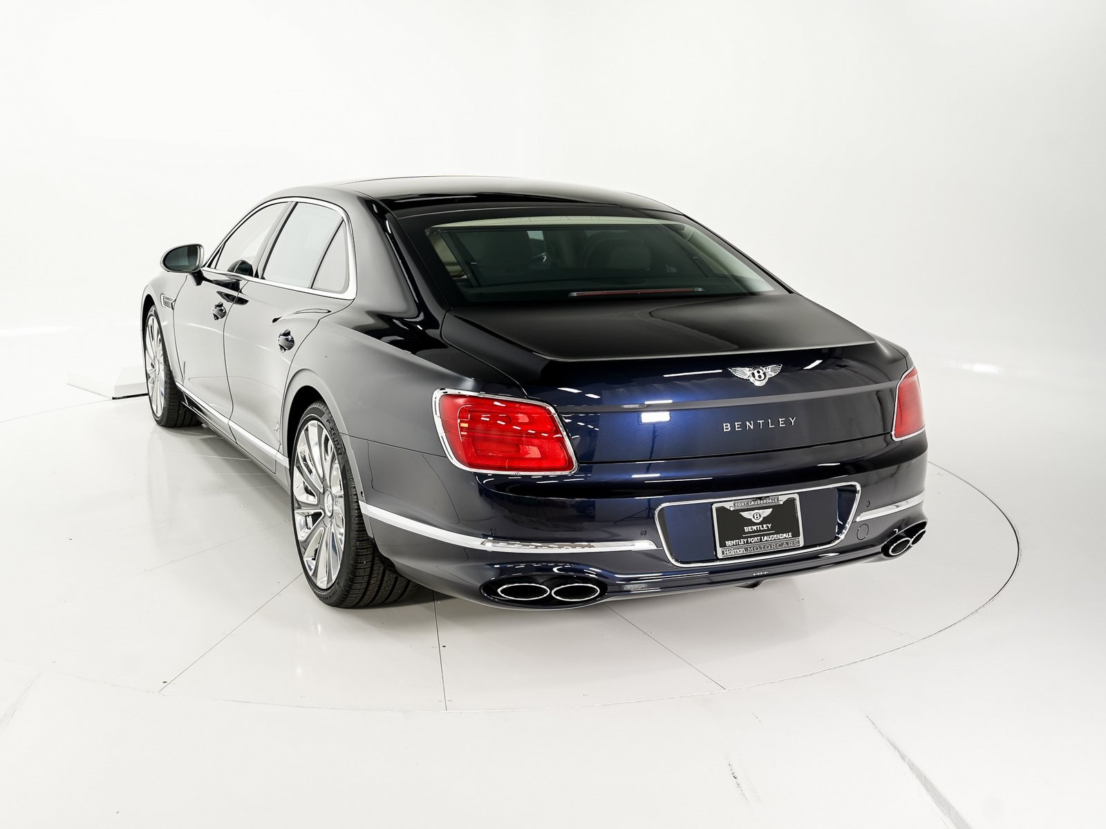 2024 Bentley Flying Spur Mulliner V8 photo 2
