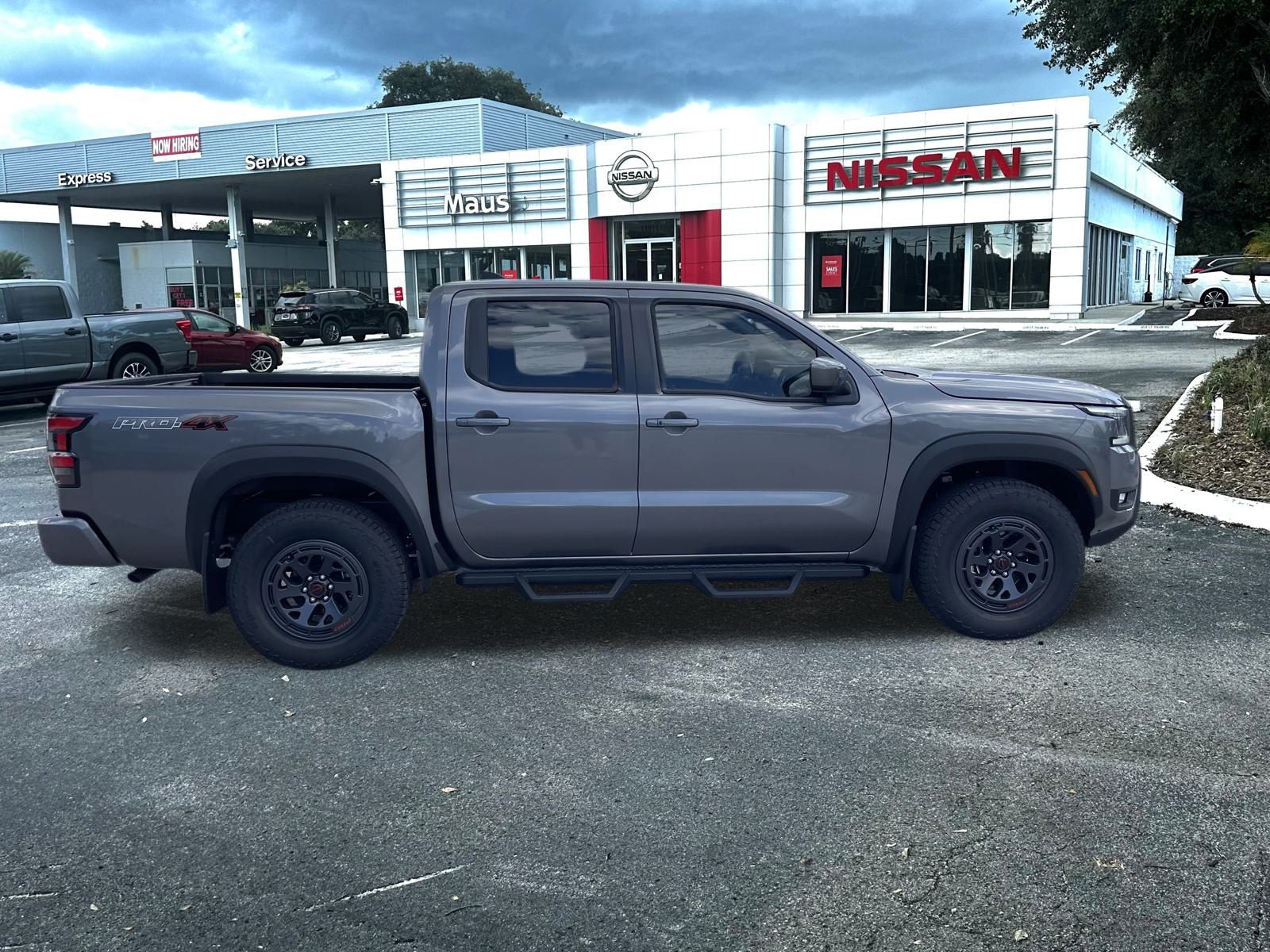 2025 Nissan Frontier PRO-4X photo 2