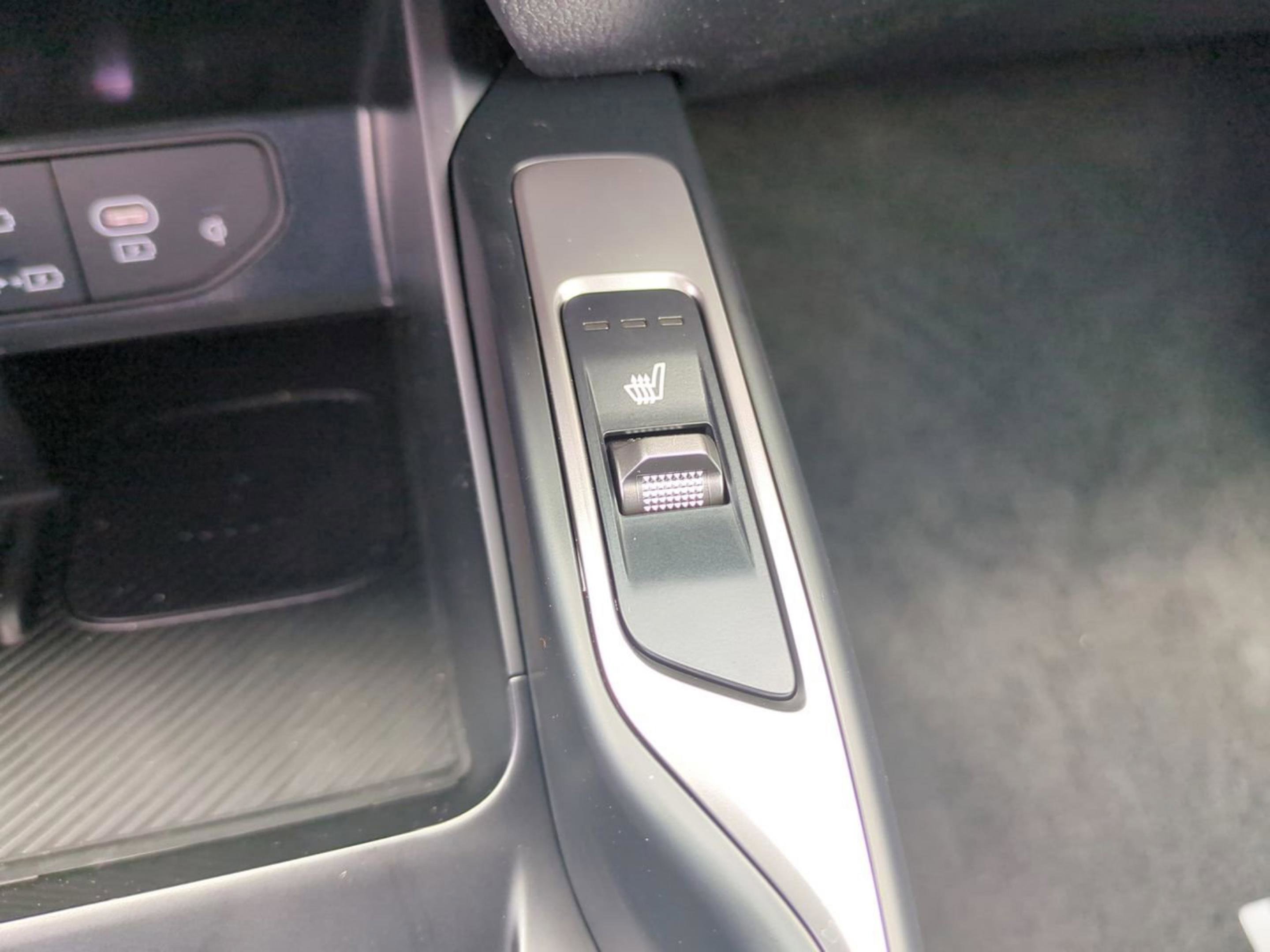 2025 Kia Sorento EX photo 21