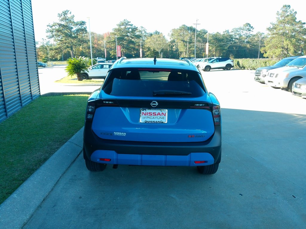 2025 Nissan Kicks SR photo 4
