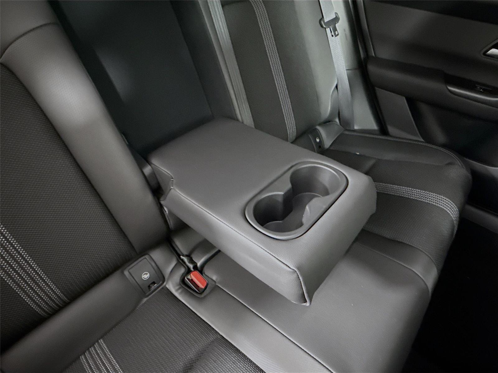 2025 Mazda CX-50 2.5 S Preferred photo 36