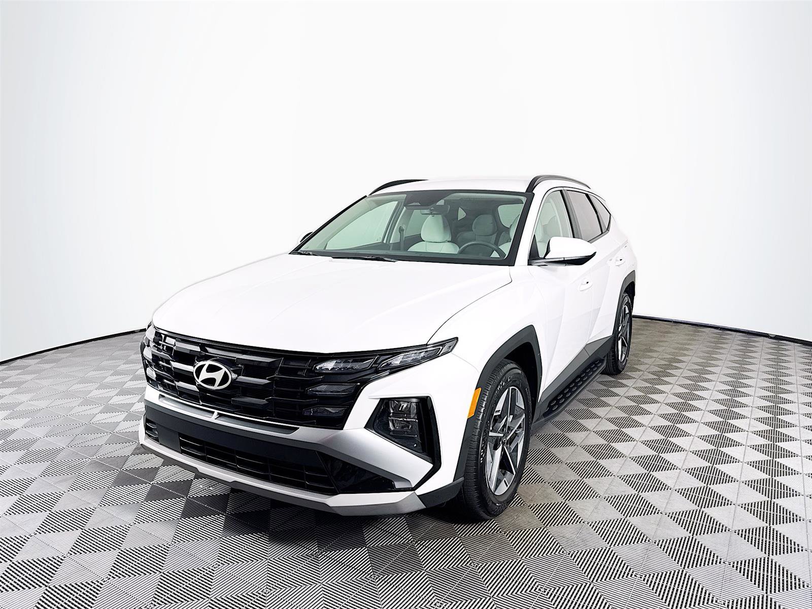 2025 Hyundai Tucson SEL photo 3