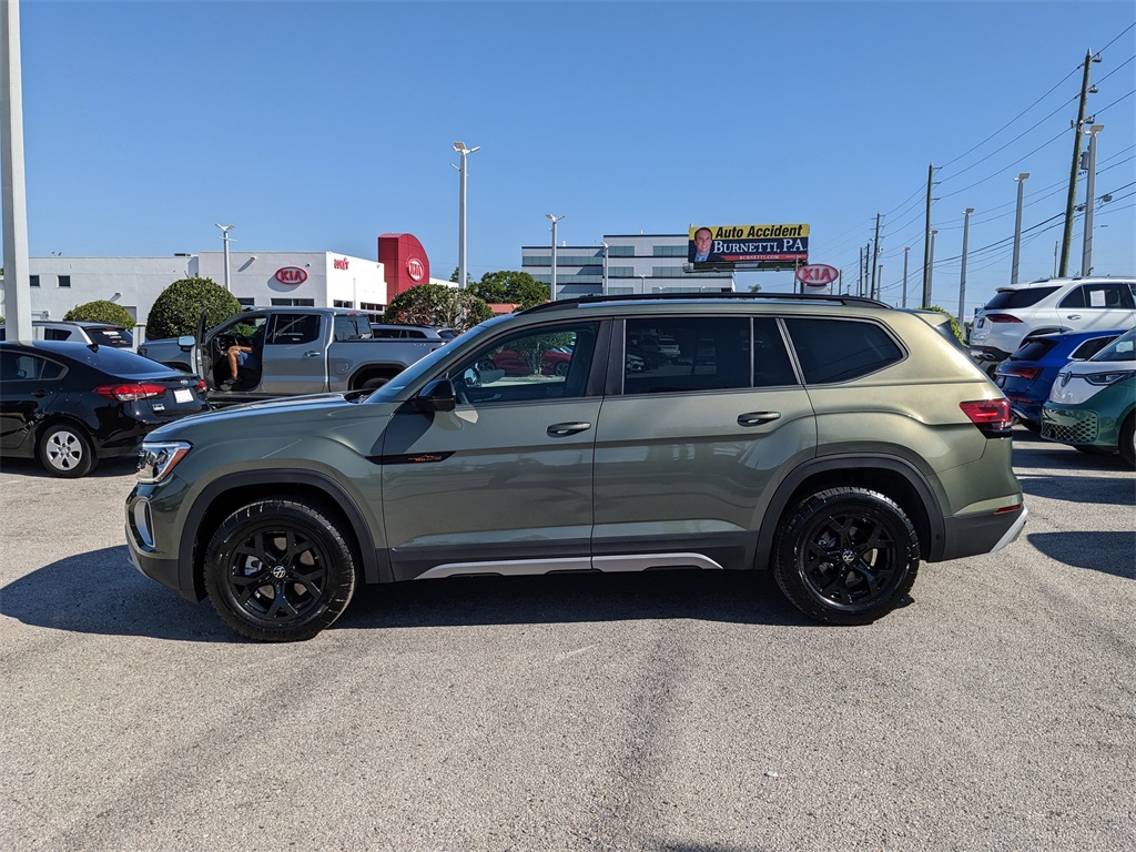 2025 Volkswagen Atlas Peak Edition SE photo 4