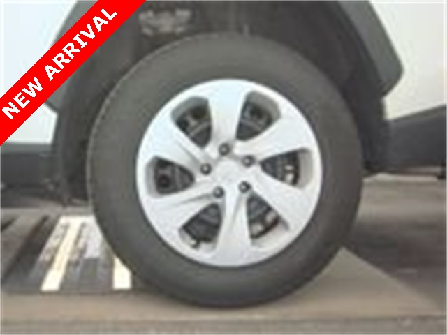 2024 Toyota RAV4 LE photo 4