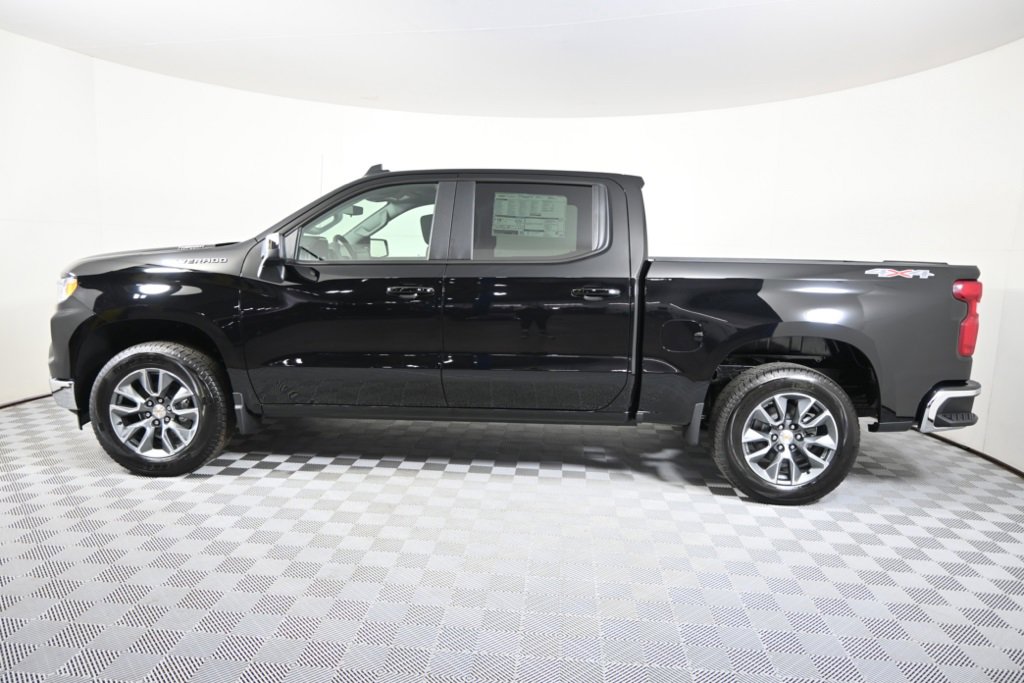 2026 Chevrolet Silverado 1500 LT photo 3