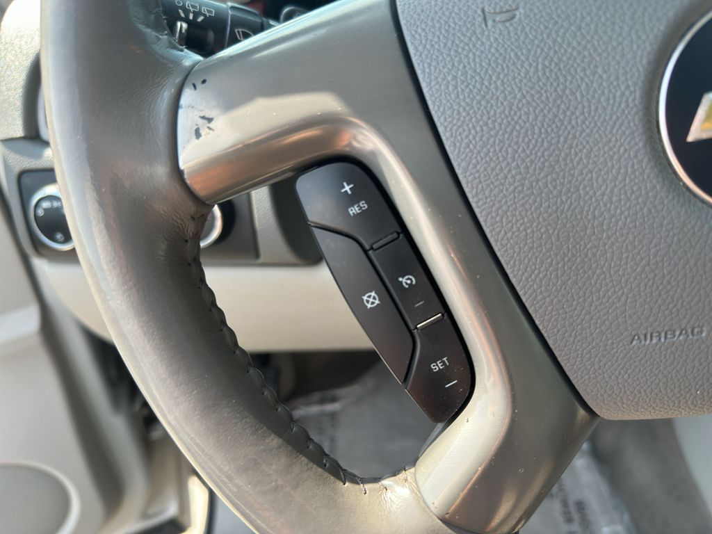 2011 Chevrolet Suburban 1500 LTZ photo 10
