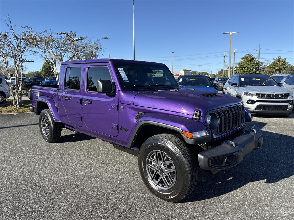 2026 Jeep Gladiator Sport S's photo