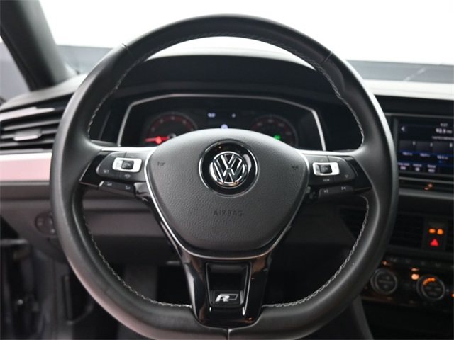 2019 Volkswagen Jetta R-Line photo 2