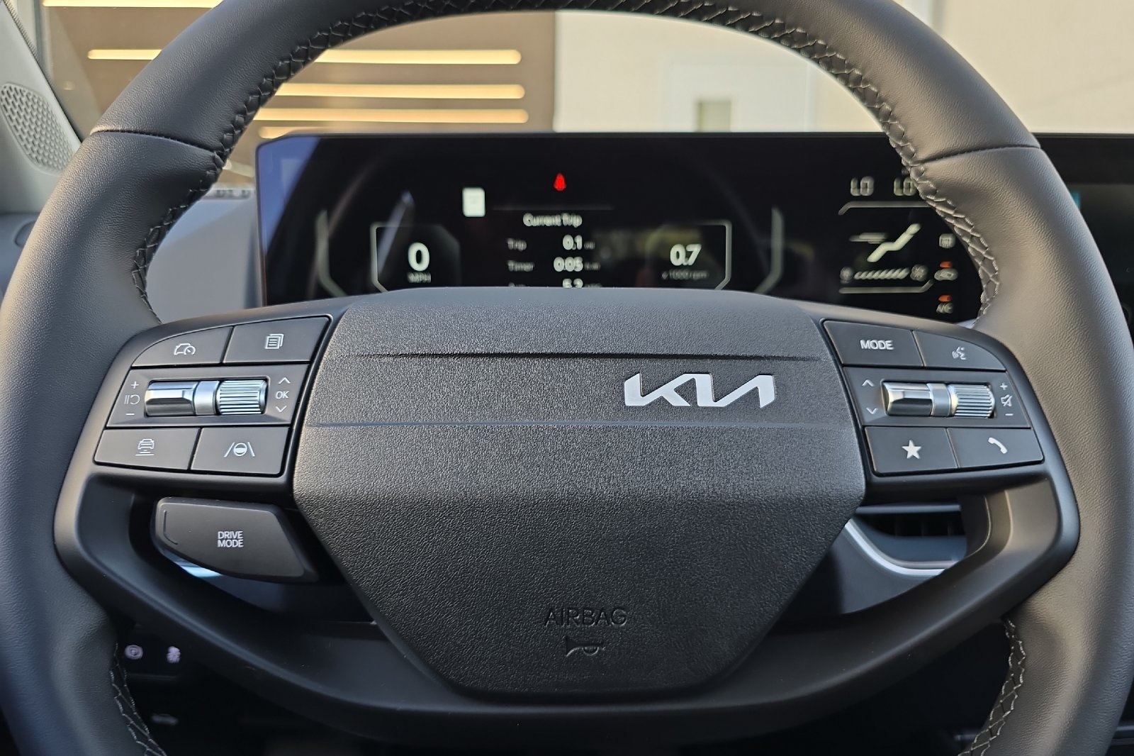 2025 Kia K4 EX photo 18