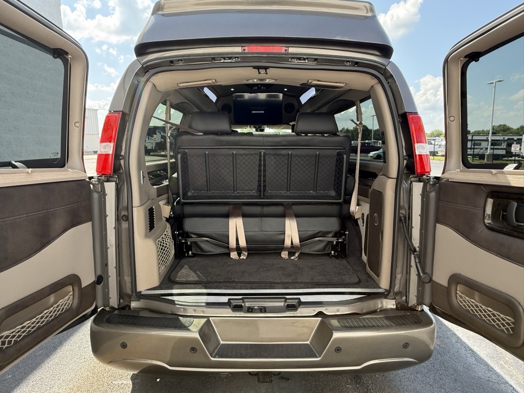 2025 Gmc Savana photo 2