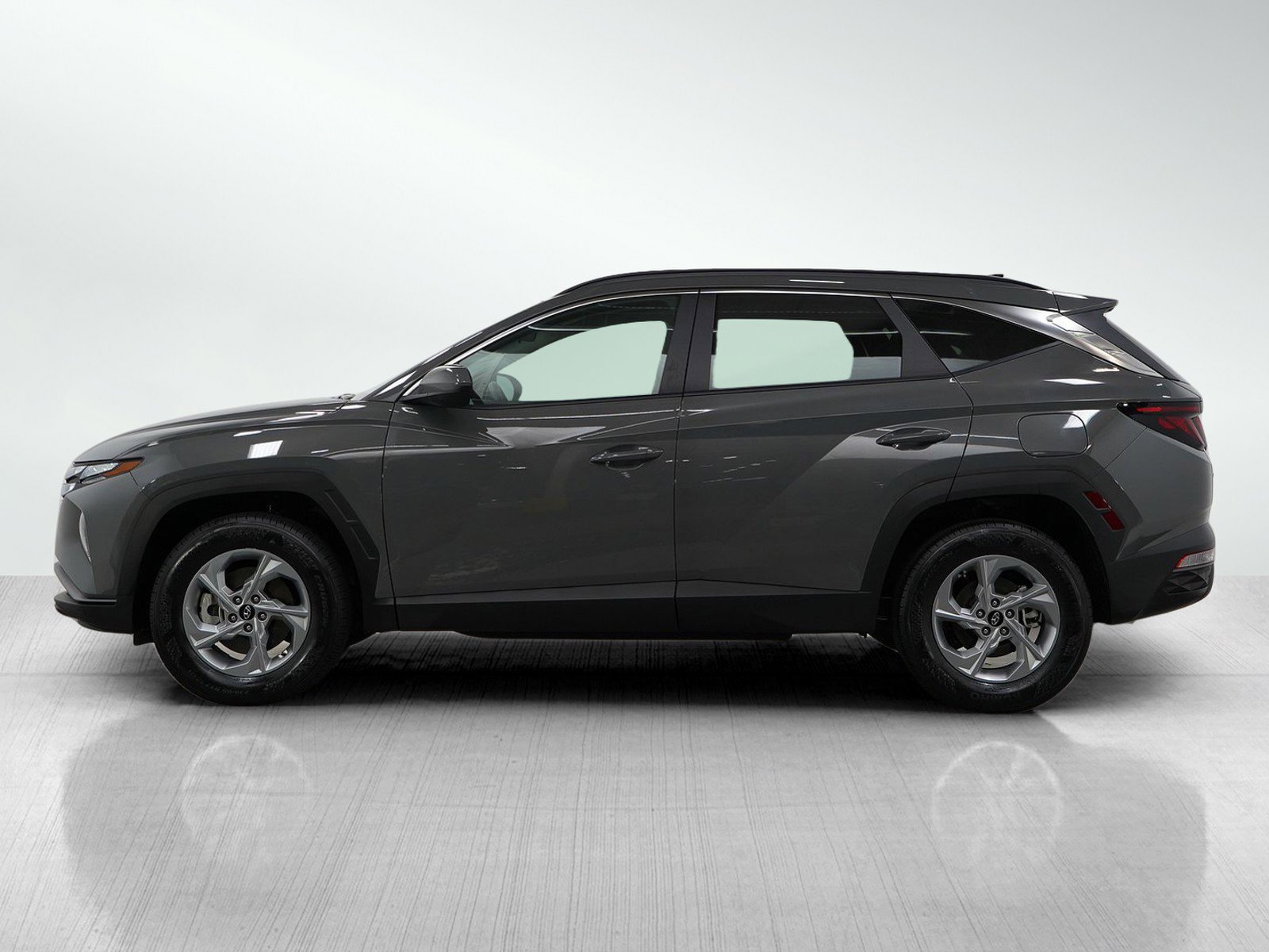Used 2024 Hyundai Tucson SEL with VIN 5NMJBCDE7RH389061 for sale in Minneapolis, Minnesota