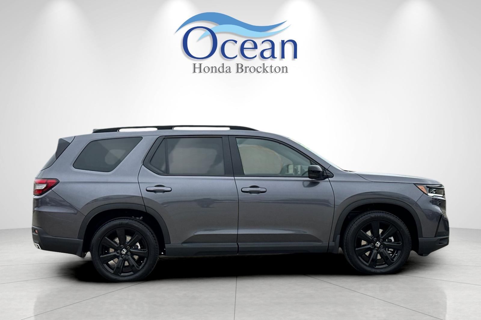 2025 Honda Pilot Black Edition photo 5