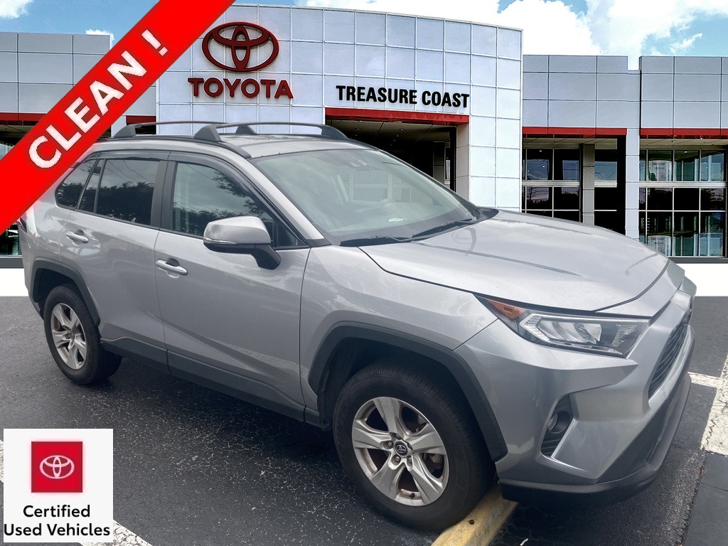 2020 Toyota RAV4 XLE's photo