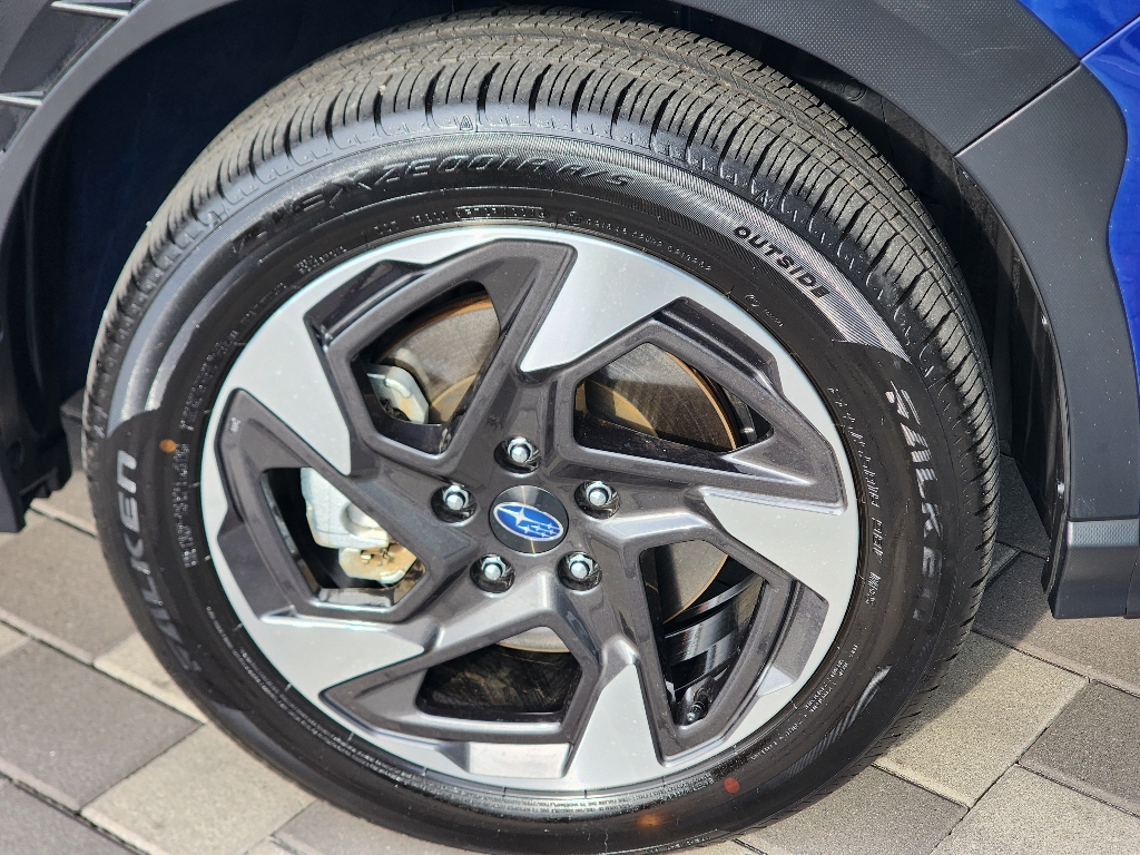2025 Subaru Crosstrek Limited photo 4
