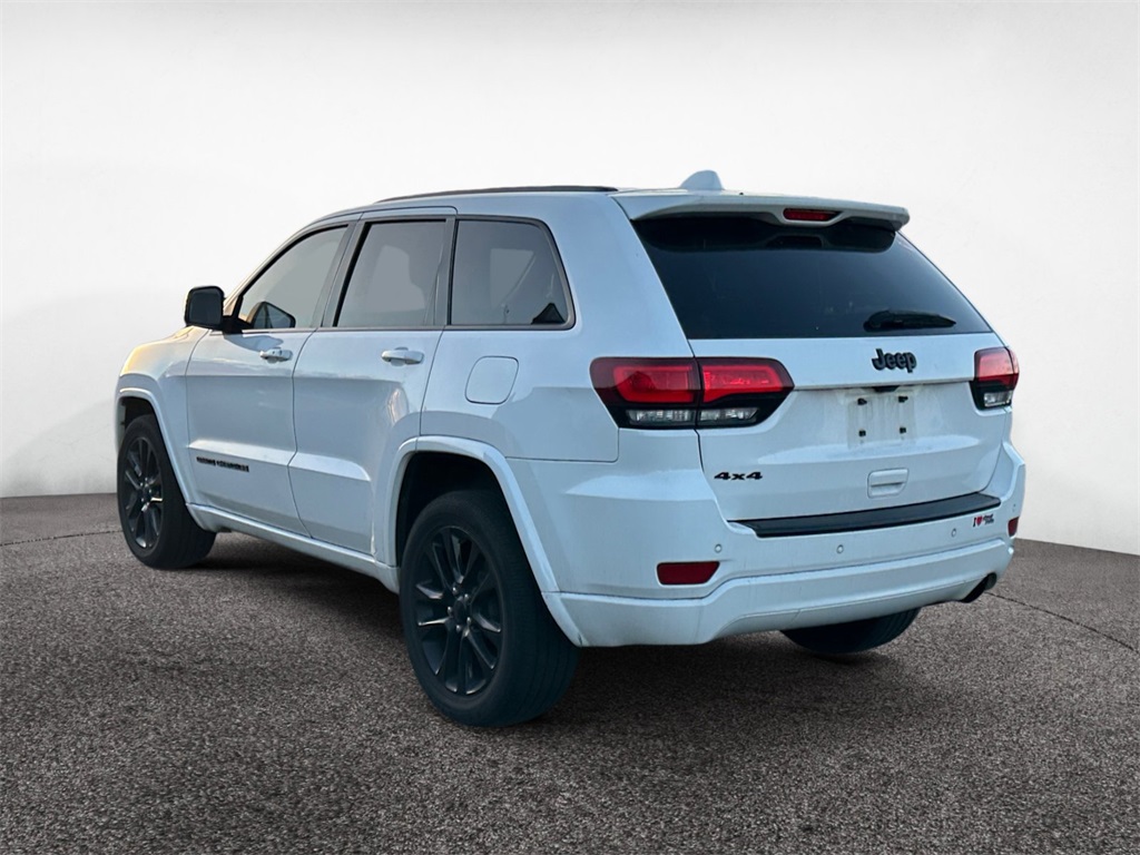 2018 Jeep Grand Cherokee Altitude photo 3
