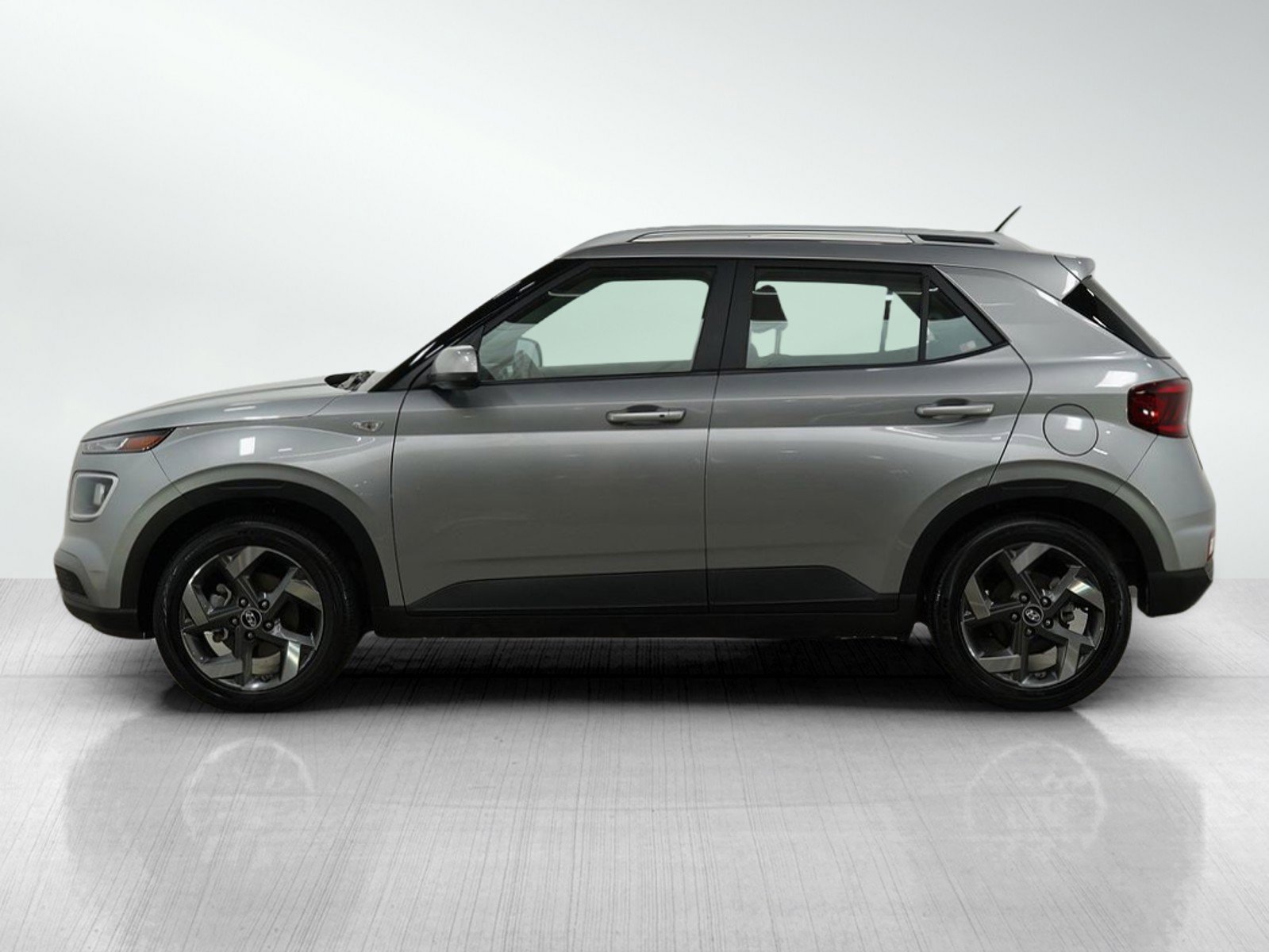 Used 2024 Hyundai Venue SEL with VIN KMHRC8A34RU304956 for sale in Minneapolis, Minnesota