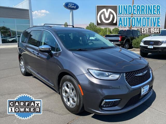 2023 Chrysler Pacifica Limited's photo