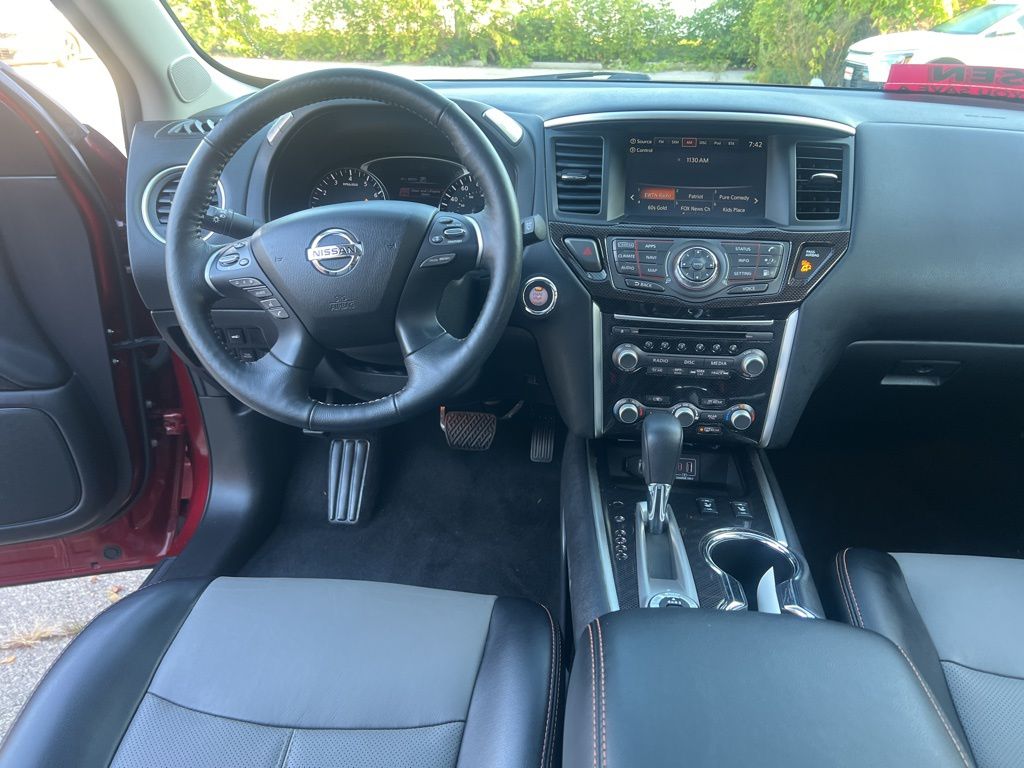 2020 Nissan Pathfinder SL photo 18