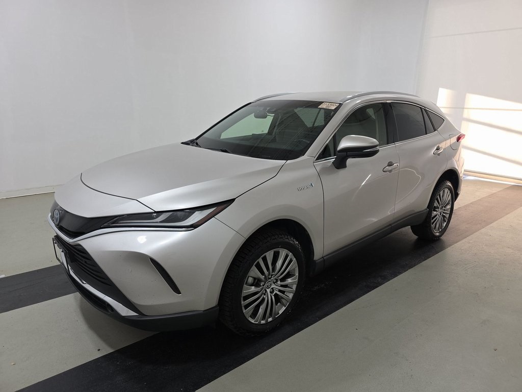 2021 Toyota Venza XLE's photo