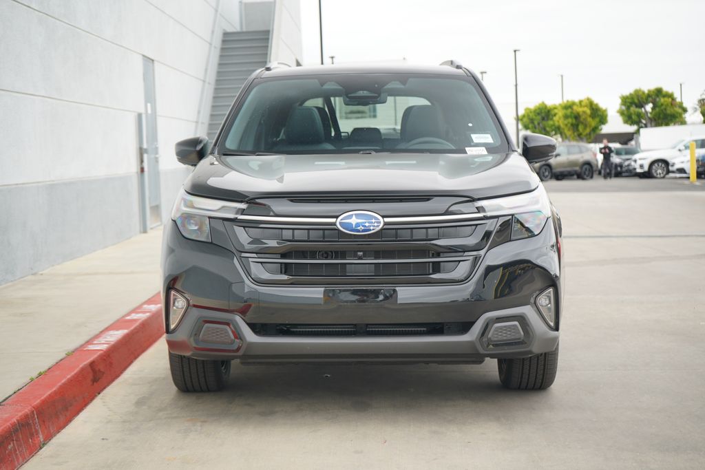 2025 Subaru Forester Touring photo 4