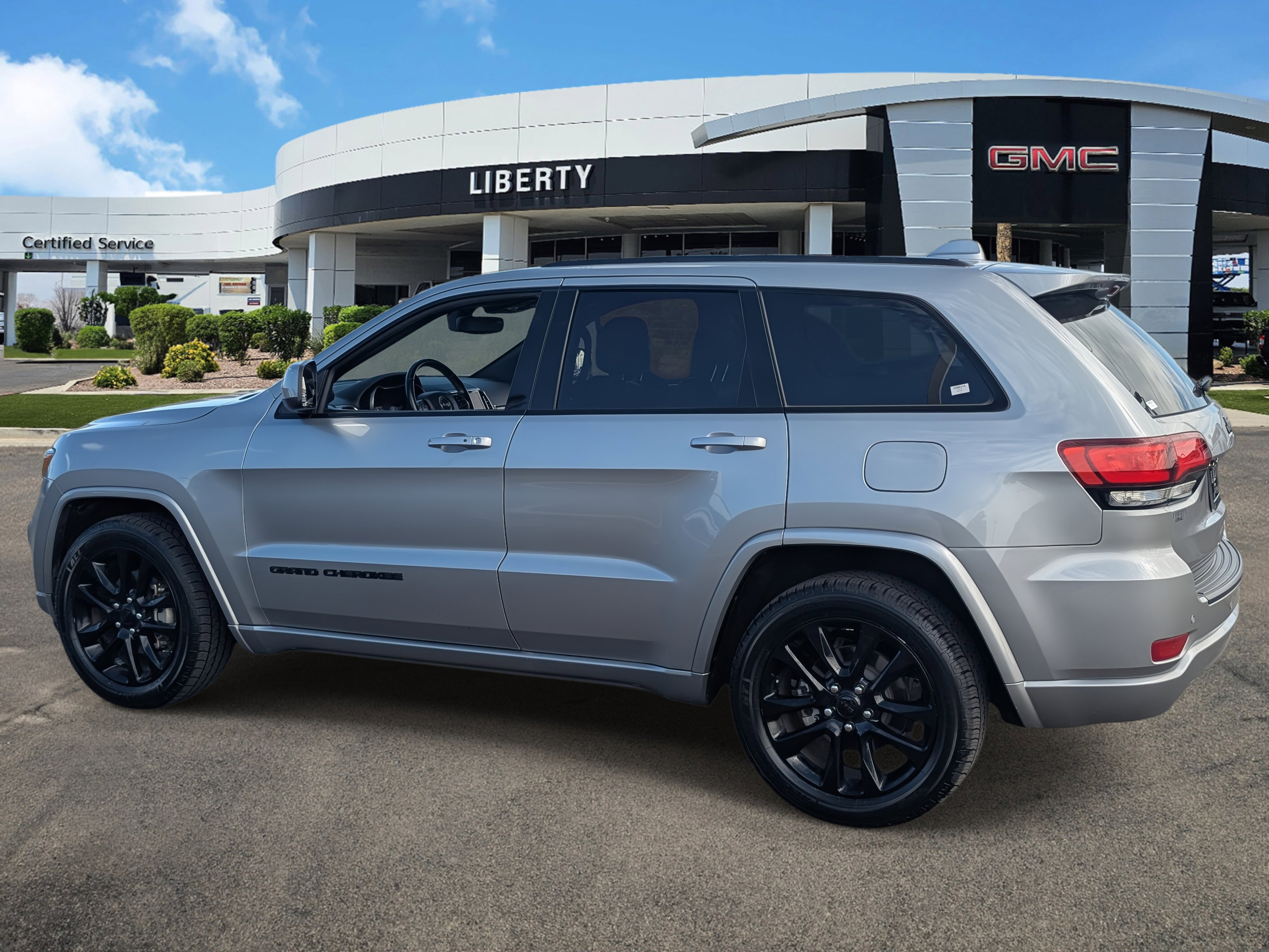 2020 Jeep Grand Cherokee Altitude photo 3