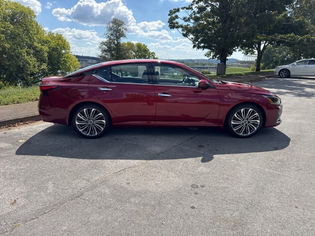 2023 Nissan Altima 2.5 SL photo 8