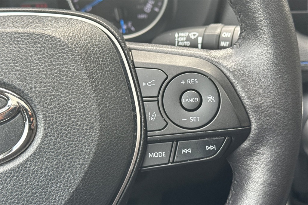 2022 Toyota RAV4 Hybrid SE photo 28