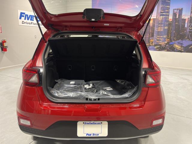 2026 Hyundai Venue SEL photo 24