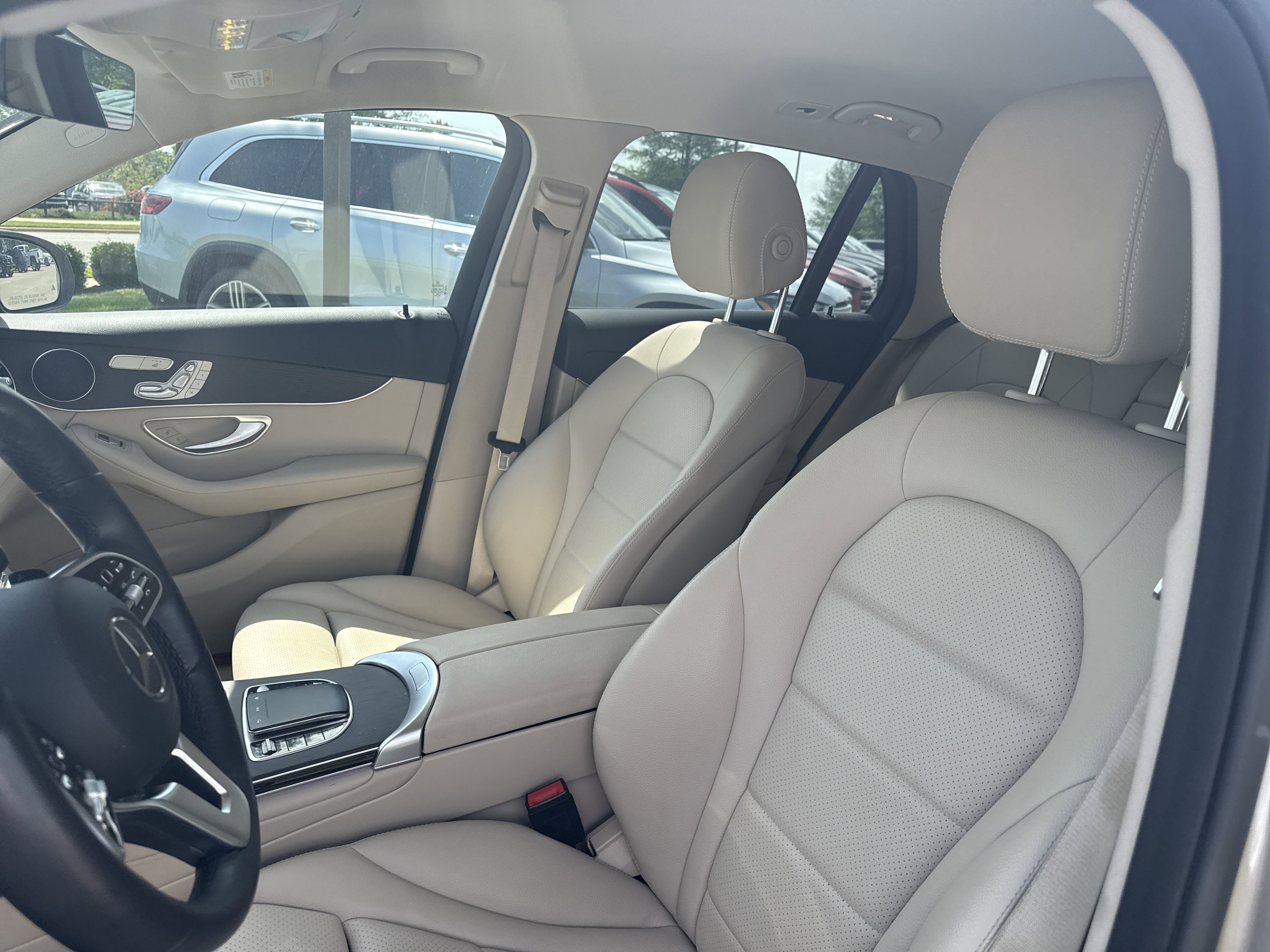 2022 Mercedes Benz GLC 4MATIC photo 3