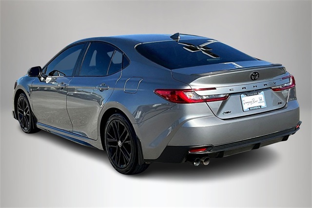 2025 Toyota Camry SE photo 4