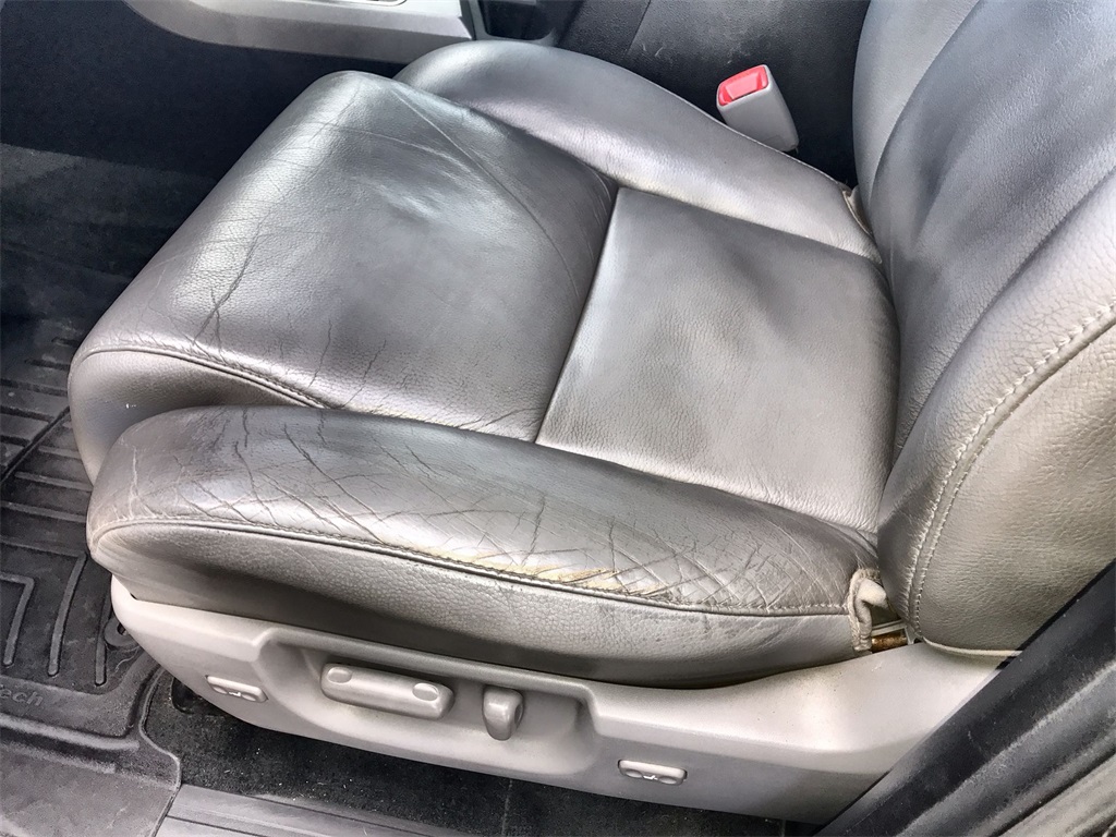 2017 Toyota Sequoia Limited photo 4