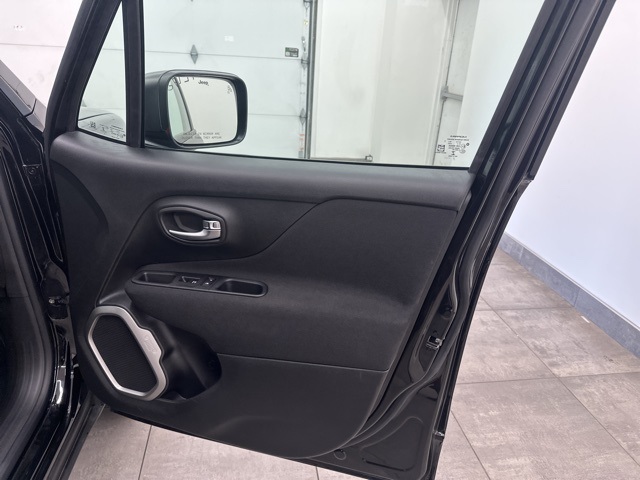 2021 Jeep Renegade Latitude photo 6