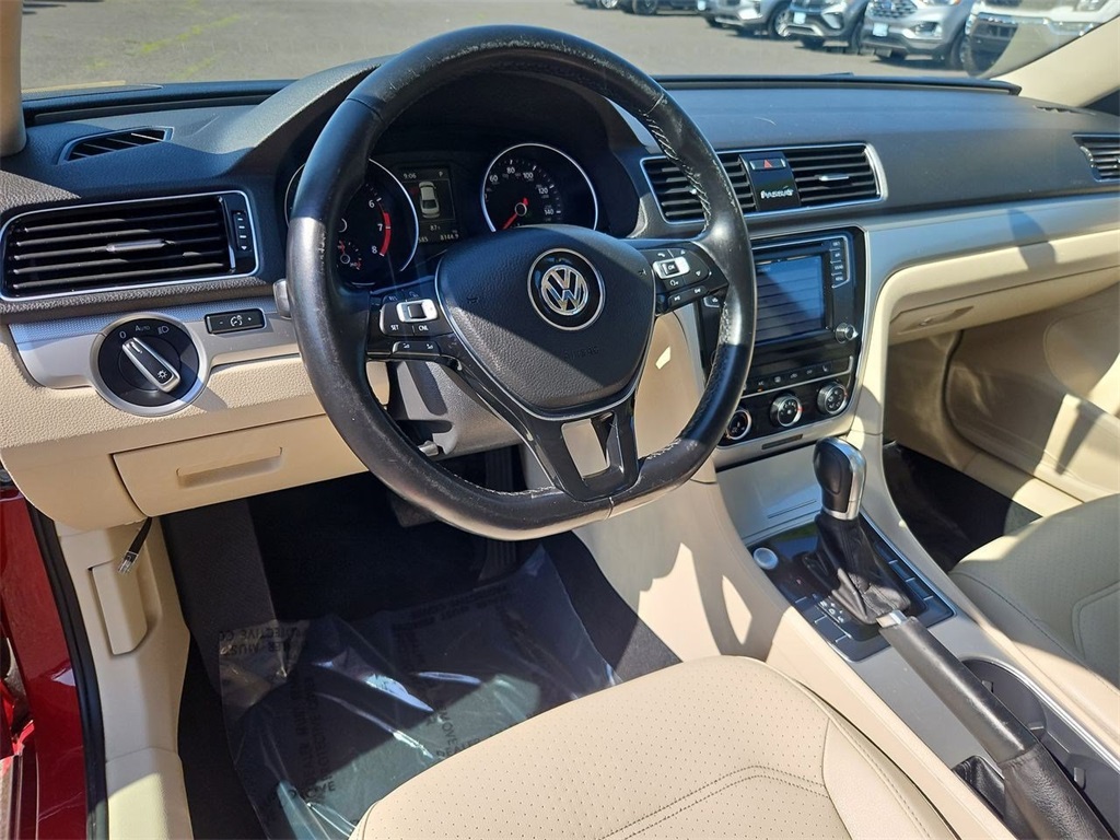 2019 Volkswagen Passat 2.0T Wolfsburg Edition photo 10