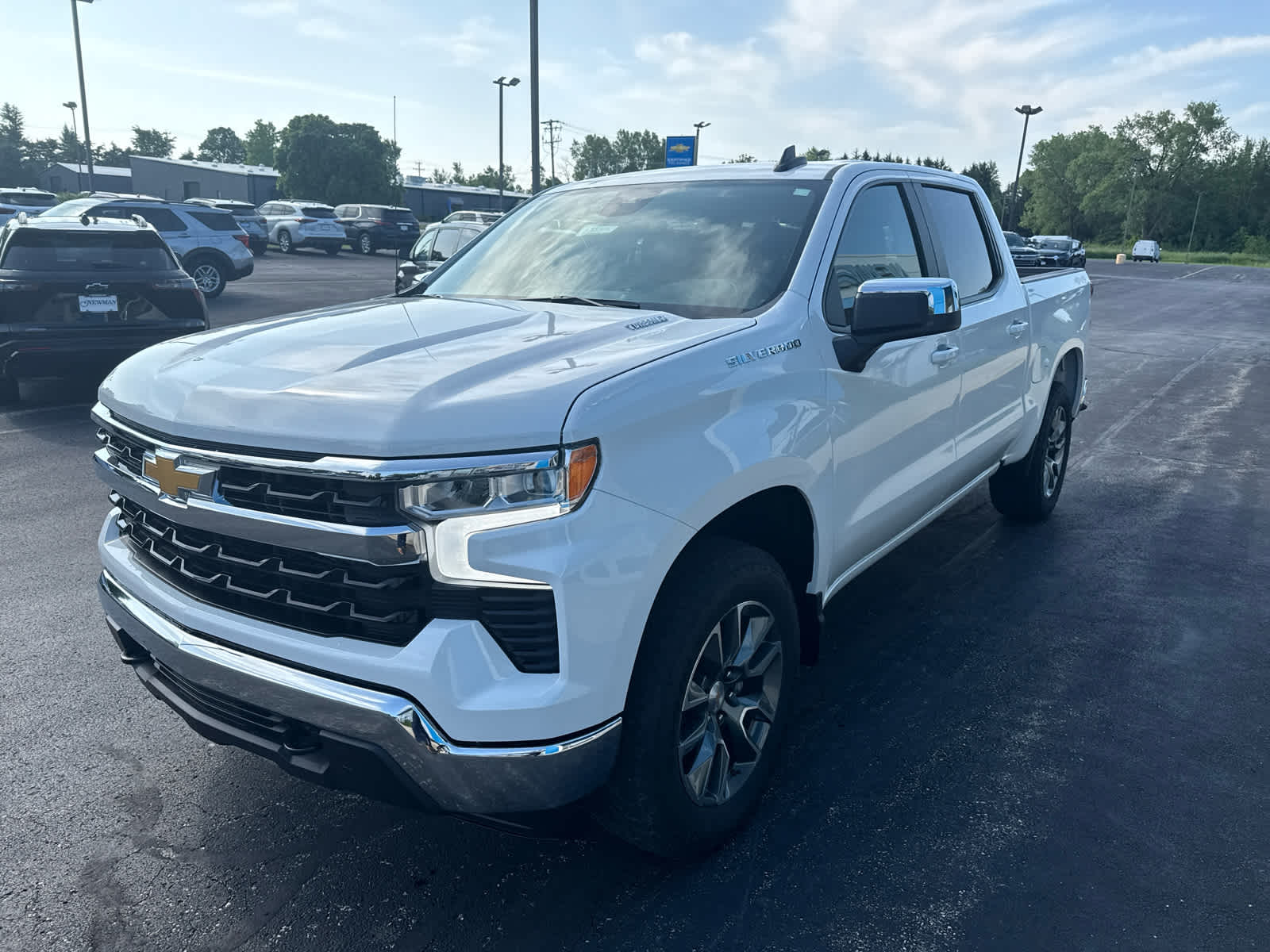 2025 Chevrolet Silverado 1500 LT photo 3