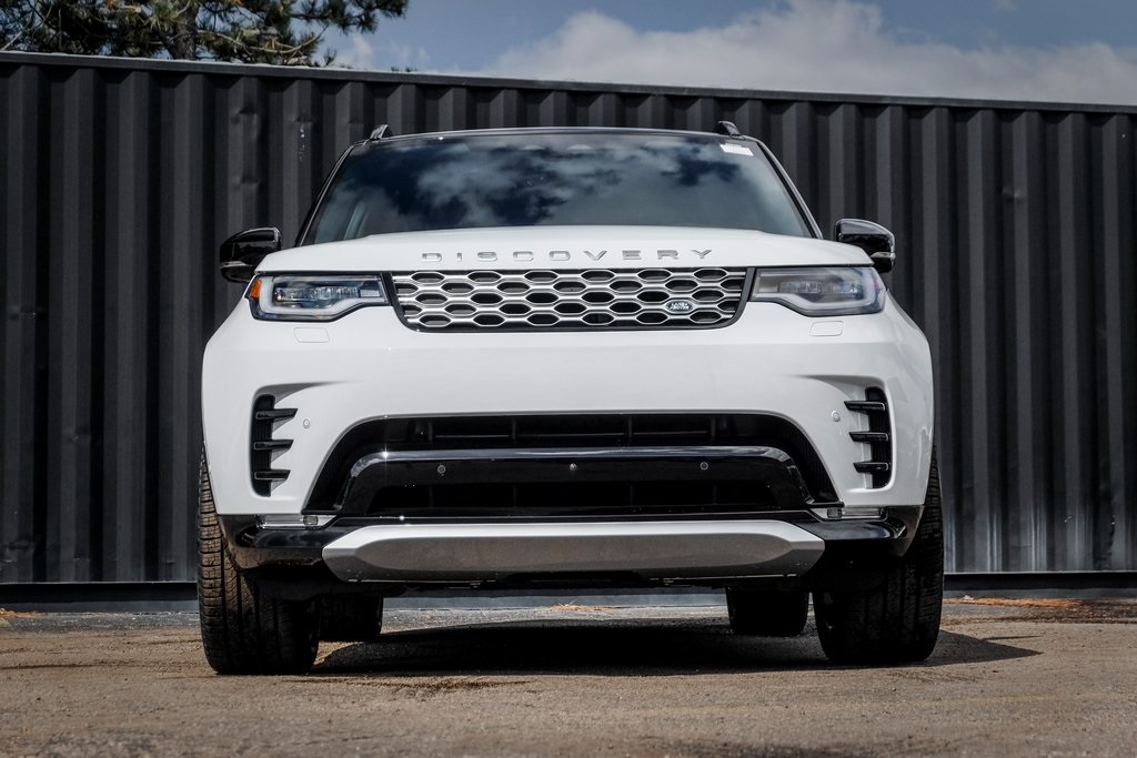 2025 Land Rover Discovery Metropolitan Edition photo 5