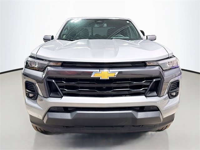 2024 Chevrolet Colorado LT photo 2