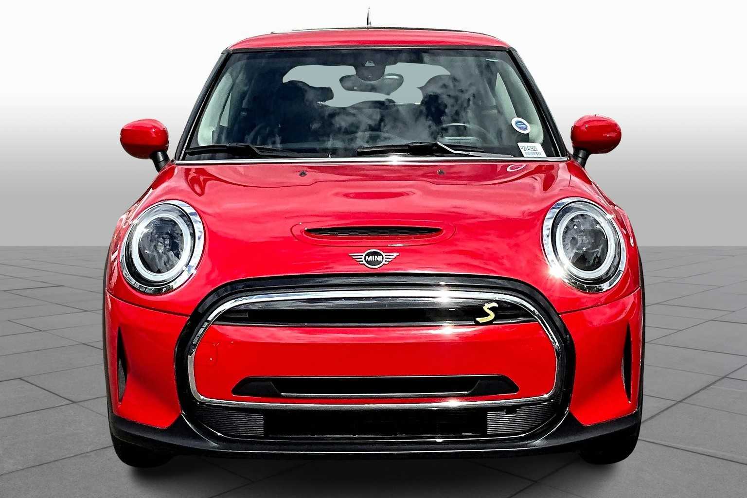 2024 Mini Cooper 2 Door Hardtop SE photo 3