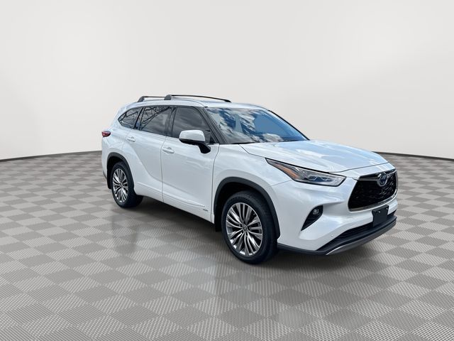 2022 Toyota Highlander Hybrid Platinum photo 2
