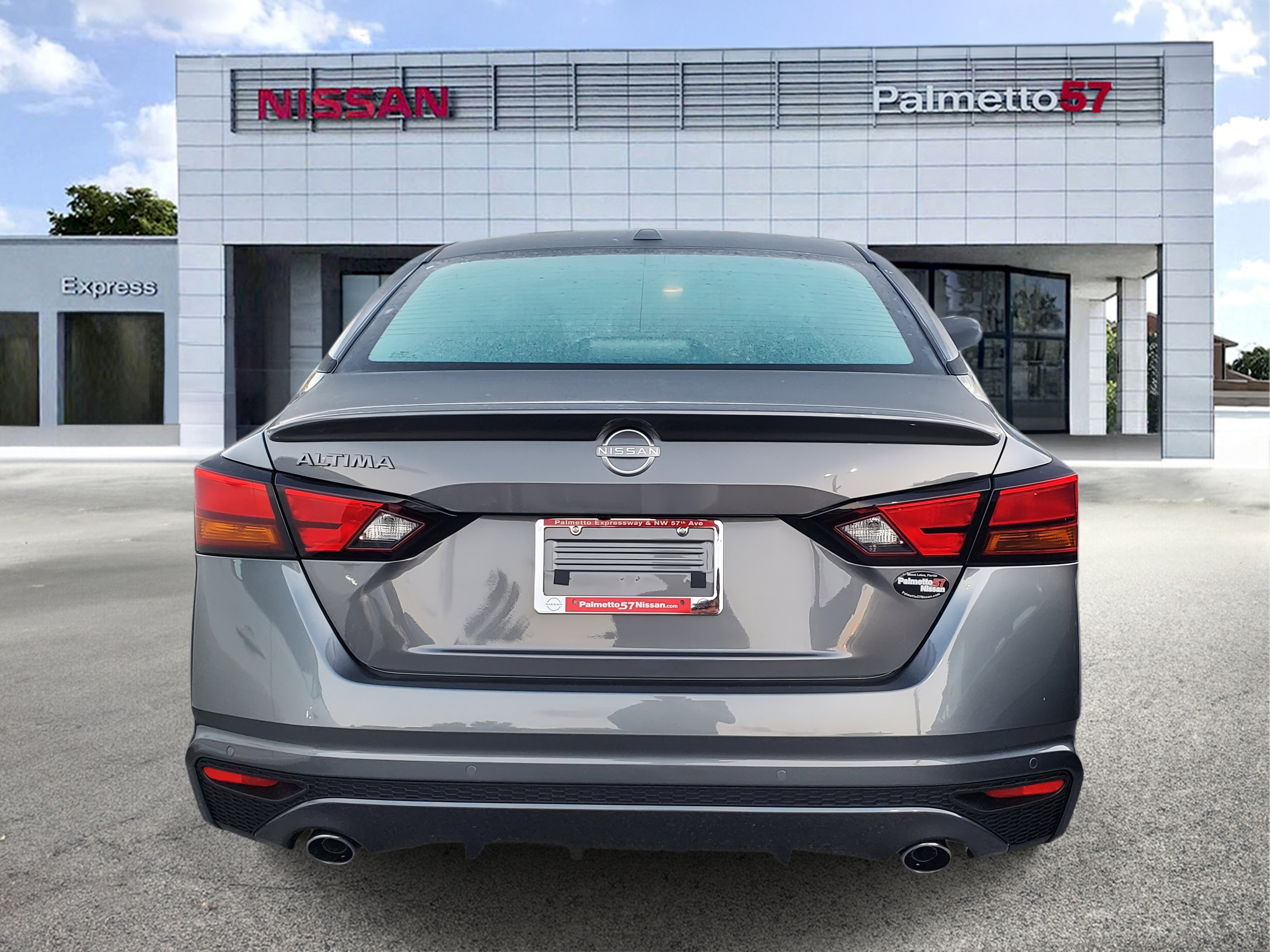 2025 Nissan Altima SV photo 4