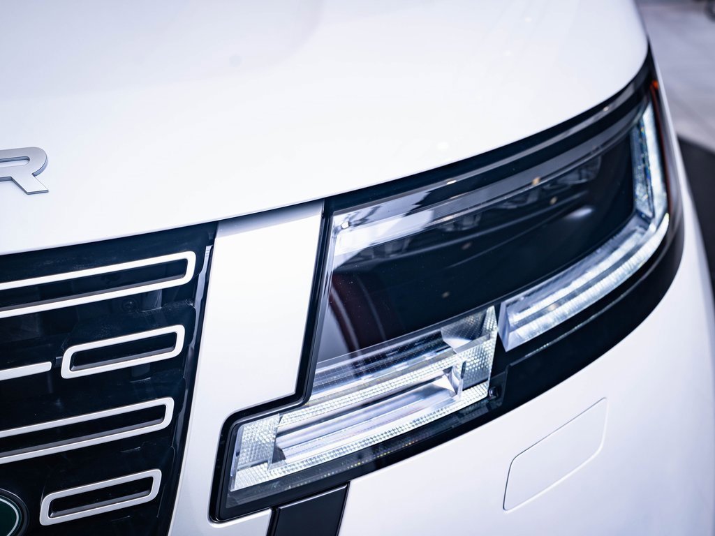 2025 Land Rover Range Rover Autobiography photo 14
